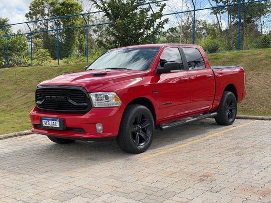 RAM CLASSIC 5.7 V8 GASOLINA LARAMIE NIGHT EDITION CD 4X4 AUTOMÁTICO
